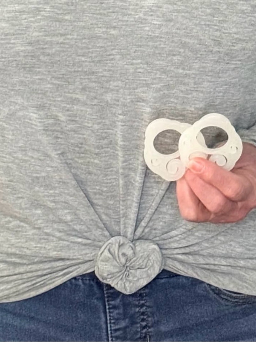 Twirly T Tee Shirt Clip